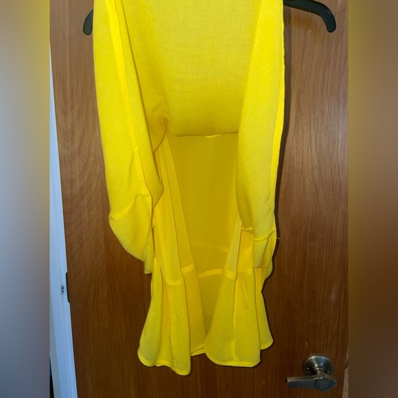 Women’s Top - Picture 5 of 5